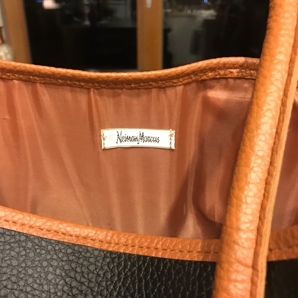 Nieman Marcus Vegan Leather .tri color totebag !🌺 - Picture 6 of 7